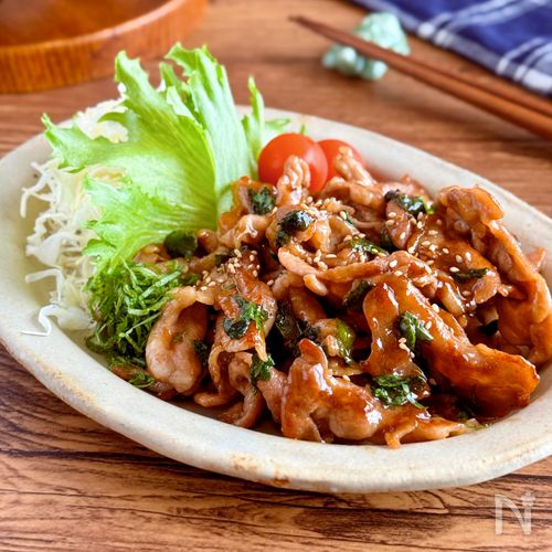 焼いて絡めるだけ♪あと味軽やか【豚こまと大葉の照り焼き】