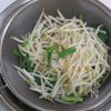 レンジで簡単！もやしとにらの塩昆布ナムルの工程2
