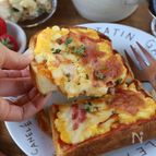 コメダ風♪【たっぷり卵のピザトースト】