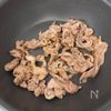 キャベツと豚こまの《にんにく♡旨ぽん炒め》の工程1