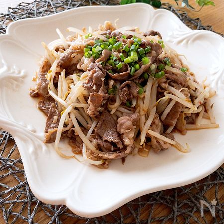 お手軽 子供も大好き 牛肉ともやしのガーリックオイコチュ炒め By ともきーた 伊藤 智子 レシピサイト Nadia ナディア プロの料理家のおいしいレシピ