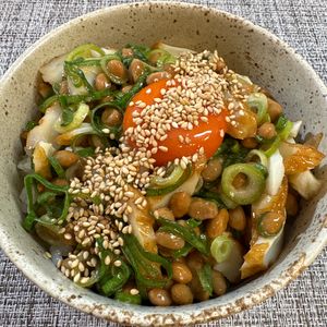 楽ラク手抜キッチン🐶🐾の作ってみた!投稿(〝ちくわ納豆ごはん〟火を使わず即席朝ごはんにひと工夫)