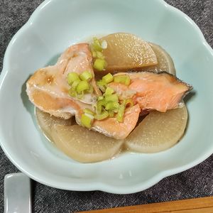 M＊Pの作ってみた!投稿(冬のごちそう【鮭と大根の黄金煮】ほっこり。味染み。)