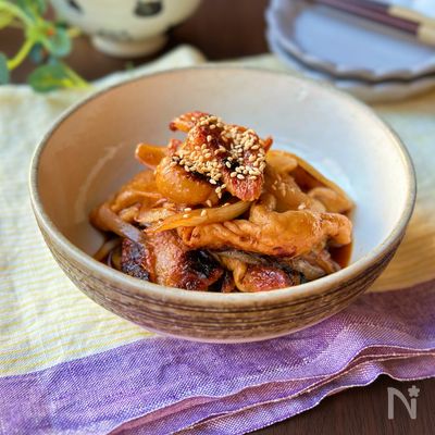 【鶏皮と新玉ねぎのピリ辛ポン酢和え】節約