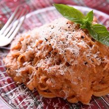 めざせ専門店！トマトカルボナーラ🍅ワンパン手間なしパスタ