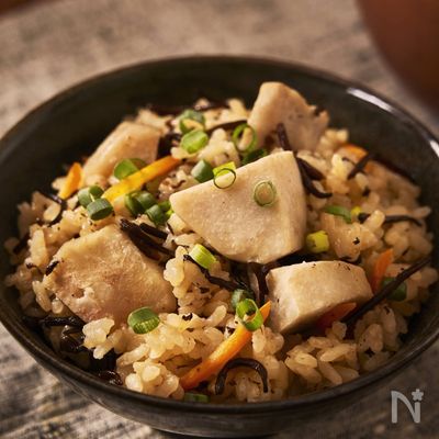 里芋とひじきのみそ炊き込みご飯