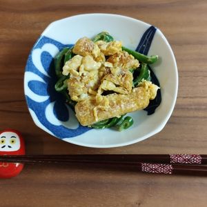 ゆの作ってみた!投稿(激安節約グルメ😘揚げとピーマンのマヨポン卵炒め🤩🍚)