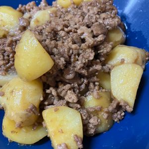 さめおかの作ってみた!投稿(【じゃがいもと肉そぼろの甘辛バター】こってりご飯が進む♬︎)