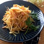 ピリ辛さっぱり・あと一品に♡レンチンカレー風味のもやしサラダ