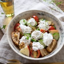 1食完結バランスごはん♪グリークヨーグルトのパンサラダ