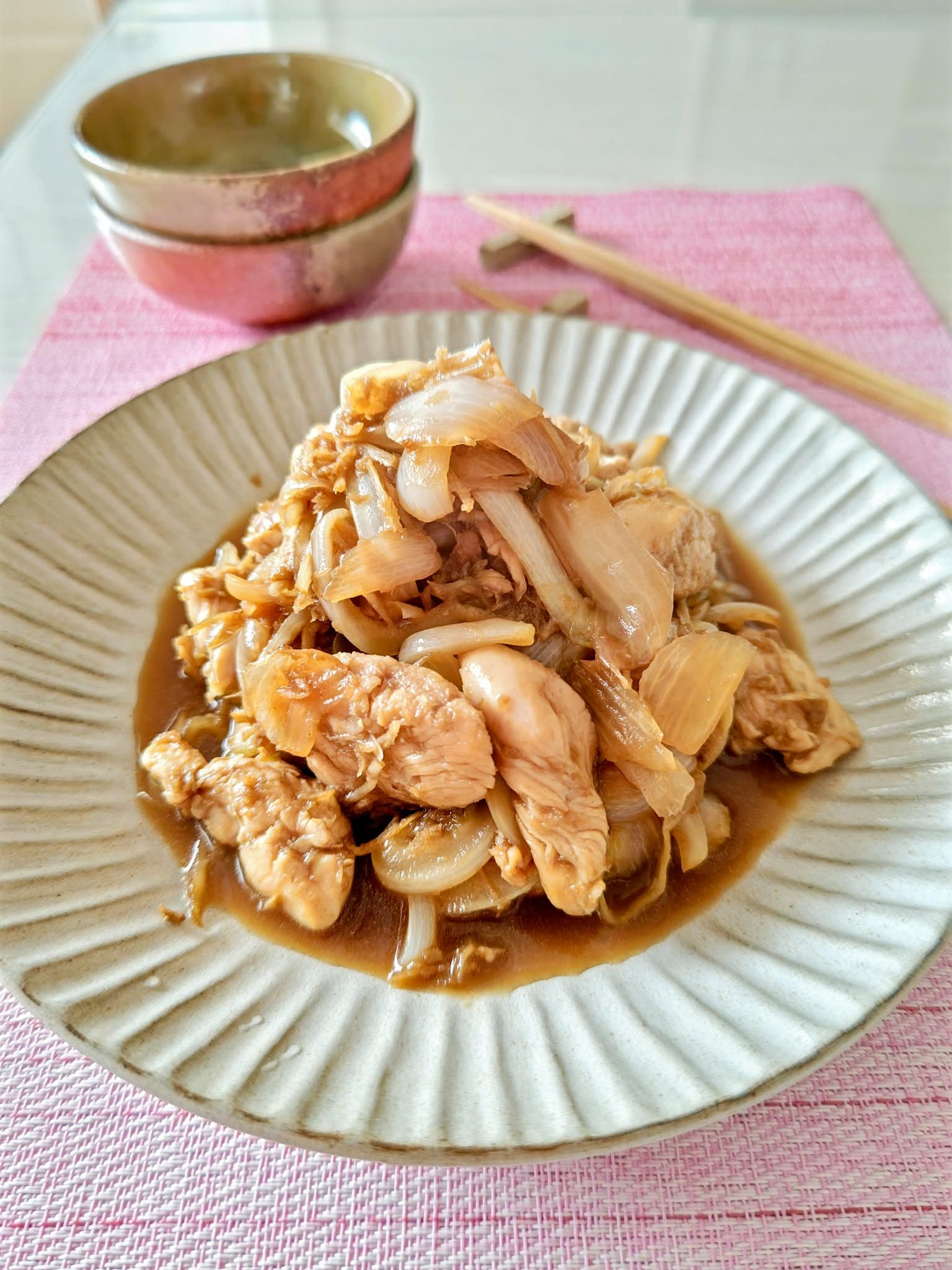 鶏ささみと新玉ねぎとごぼうの炒め煮】ヘルシーで美味しい♪ | レシピ