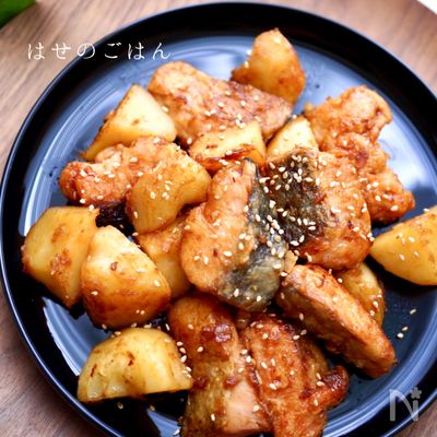 ほっこり和食…♡【鮭とじゃがいものごまみりん】