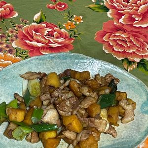 三太夫の作ってみた!投稿(【さつまいもと豚こまのからめ煮】はちみつ醤油でじゅわっと♪)