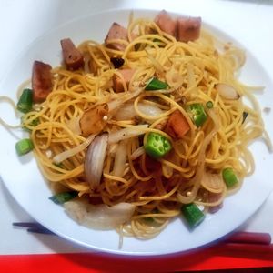moの作ってみた!投稿(オクラとベーコンのペペロンチーノ)
