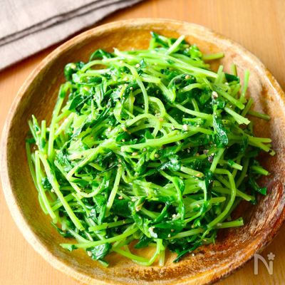 レンジで5分！【無限豆苗ナムル】胡麻油香るやみつきの味♩