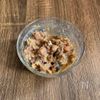 のせてチンするだけ♪「サバ缶のガーリックバターペッパー丼」の工程1