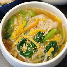 暑い日もするっと食べれる【豚肉ともやしの柚子胡椒風味スープ】