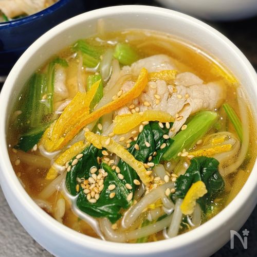 暑い日もするっと食べれる【豚肉ともやしの柚子胡椒風味スープ】