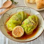 トマトでコトコト♩やさしく味しみロールキャベツ