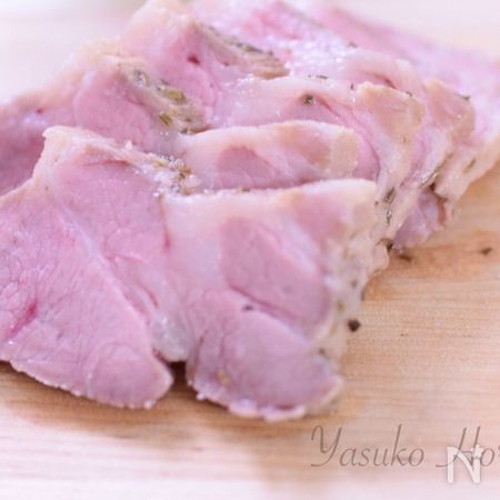 作業時間15分 炊飯器放置で柔らかローストポーク By 栄養士ほりぐちやすこ レシピサイト Nadia ナディア プロ の料理家のおいしいレシピ