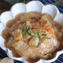 もち巾着と白菜のめんつゆ煮（ワンパンで簡単）