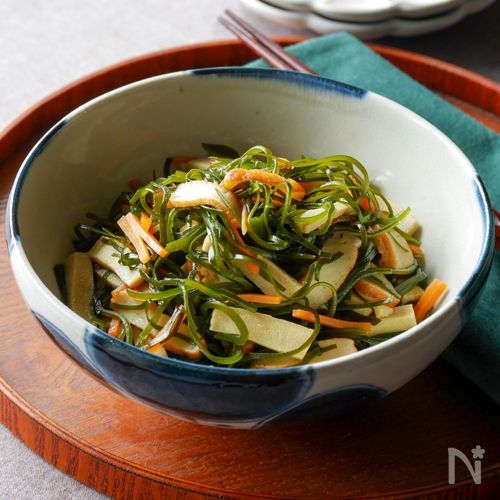 《冷やして常備菜に》切り昆布とさつま揚げ、凍り豆腐のさっと煮