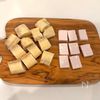 凍らせるだけ!【バナナとチーズドルチェの贅沢チョコがけ】の工程1
