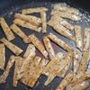 長芋の皮のバタポン炒めの工程2