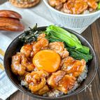 【やみつき‼︎とろっと照り焼きチキン丼♪卵黄のせ】ランチにも