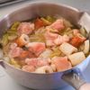 【白菜のぽかぽか柚子胡椒スープ】鶏むねちくわで満足感も◎の工程3