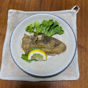 つくし🍄‍🟫の作ってみた!投稿(基本のレシピ舌平目のムニエル)