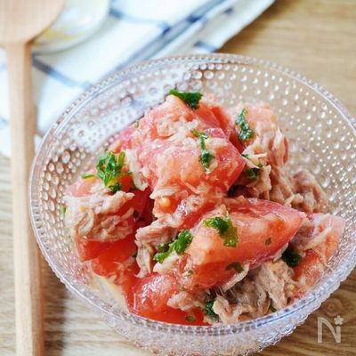 ５分で簡単！和えるだけ♪
ツナトマトサラダ