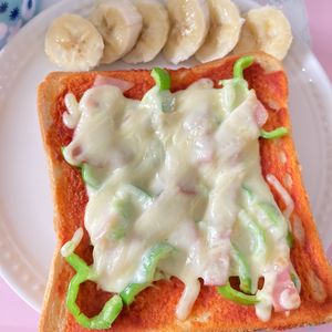 すみれの作ってみた!投稿(【食パンで♪】簡単カレーチーズピザ)
