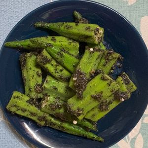 チョビの助の作ってみた!投稿(黒ゴマたっぷり！『オクラの胡麻和え』)