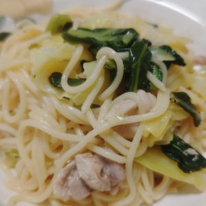 小梅法師の作ってみた!投稿(鶏とキャベツのうま塩パスタ【#フライパンひとつ #やみつき】)