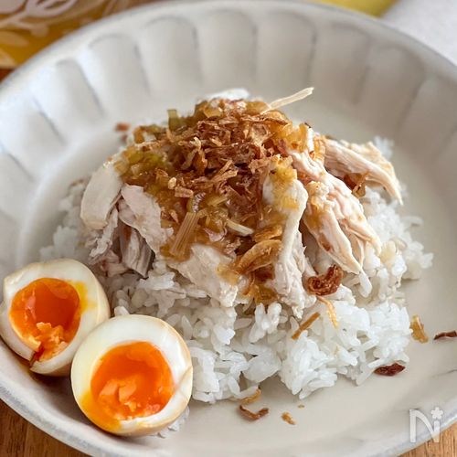 香ばしネギ油だれで!台湾屋台風ジーローハン(雞肉飯)