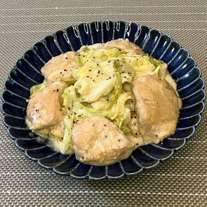 𝔂𝓾𝓶𝓲🍓の作ってみた!投稿(【鶏むね肉とキャベツのマヨポン炒め】節約食材で家計にやさしい)