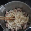 鶏肉入りで大満足副菜に！【鶏と切り干し大根の煮物】の工程2