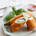 アスパラガスとバジルのチキンロールフライ