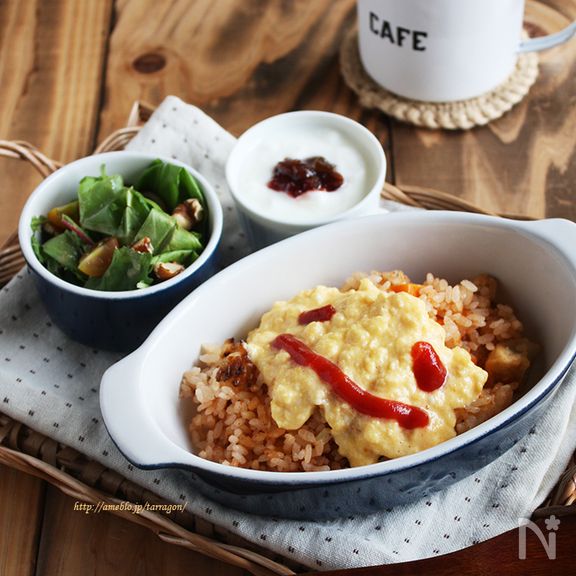 炊飯器で簡単チキンライス＆レンジでとろふわオムライス。