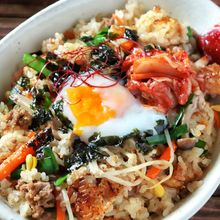 炊飯器で簡単【ビビンバ炊き込みご飯】おこげがたまらん〆飯