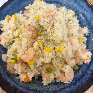 トトの作ってみた!投稿(ひと手間加えて炊飯スタート♪『簡単おいしい☆えびピラフ』)