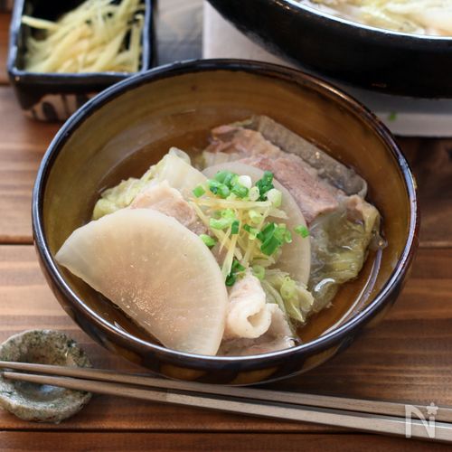 【家族が喜ぶ♪】白菜、大根、豚ばら肉の重ね煮