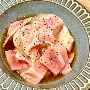michuの作ってみた!投稿(＼材料3つ／レンジで完成【とろっと絶品！新玉のコンソメあえ】)