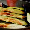 なすでくるくる巻いてうま味を凝縮【なすのインヴォルティーニ】の工程4