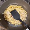 カリッと甘じょっぱい🍠🧀さつまいもとえのきのチーズガレットの工程2