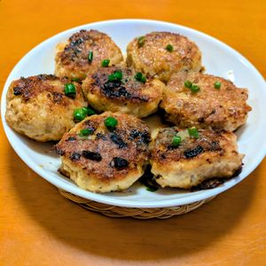 ゆきまる🐬🫧の作ってみた!投稿(『おろし新玉ソースで☆豆腐ハンバーグ』ふわふわ食感♡ヘルシー)