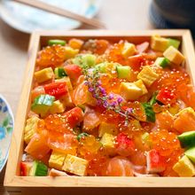 簡単！華やかちらし寿司【大葉酢飯・華やかに盛りつけるコツ】