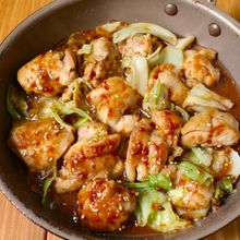 ワンパン10分！【鶏もも肉とキャベツの味噌炒め】ご飯すすむ♩