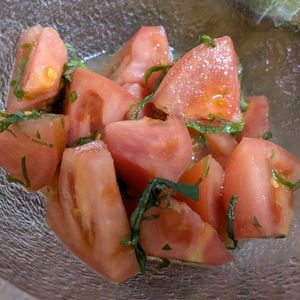 natsumiの作ってみた!投稿(汁まで飲みほす美味しさ♡トマトと大葉のだしマリネ)